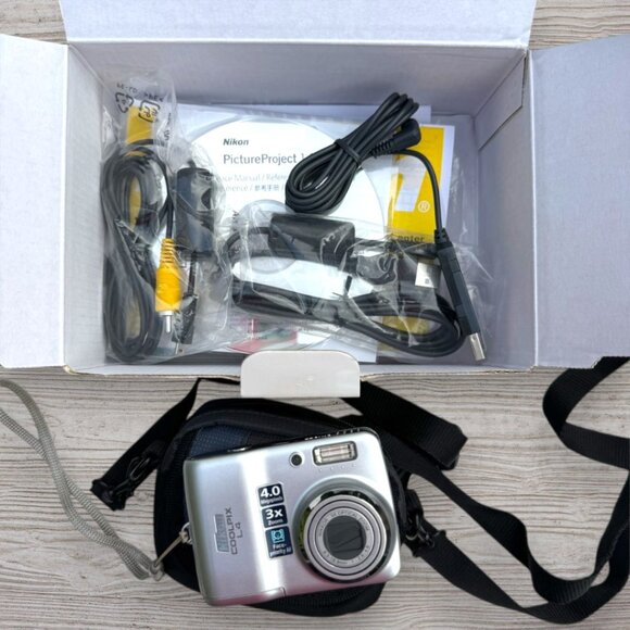 Nikon Coolpix L4 Compact Digital Camera *NOT WORKING* Original Box Case Cables++ - Picture 1 of 8